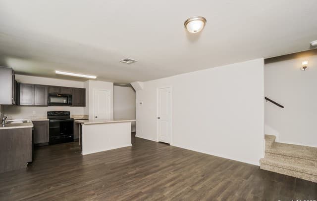 3-bedroom rental at 9351 Evening Shade Court in San Antonio, TX — photo 4