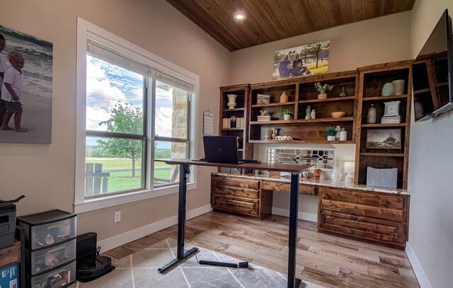 Home for sale at 1188 County Road 328 in Adkins, TX — photo 5