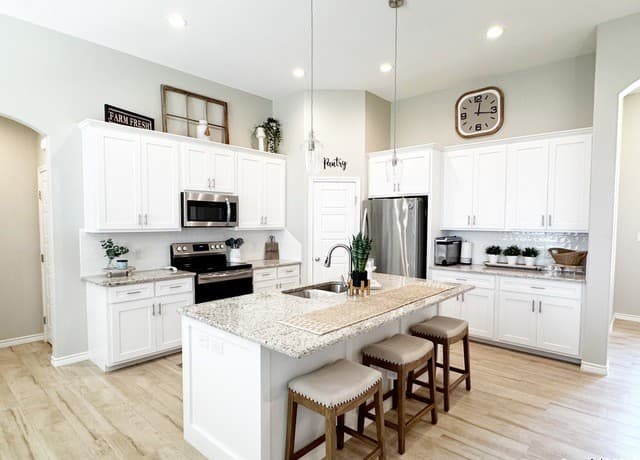 4-bedroom home for sale at 1683 Vista View in Pleasanton TX