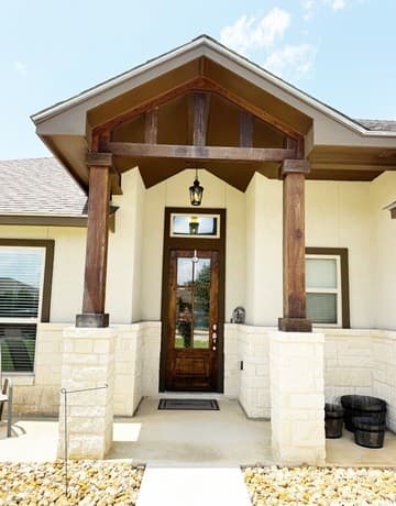Home for sale at 1683 Vista View in Pleasanton, TX — photo 2