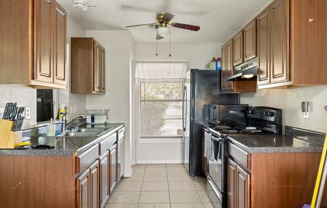 Home for sale at 9723 Covered Wagon in Converse, TX — photo 2