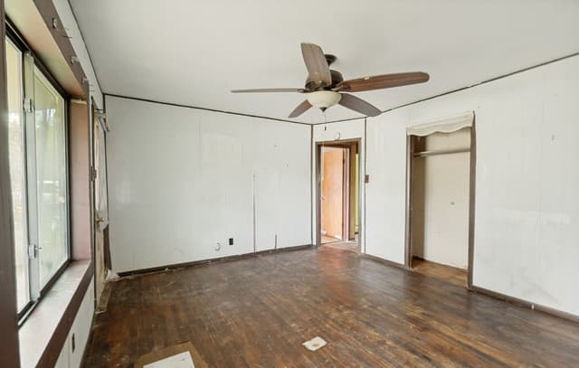 Home for sale at 204 3rd St in Converse, TX — photo 4