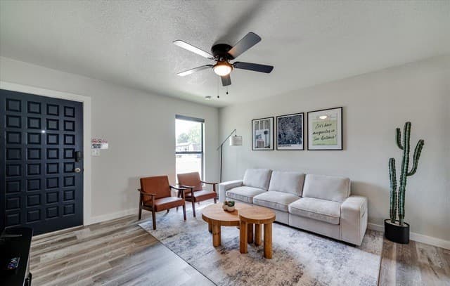 Home for sale at 4806 Castle Brg in San Antonio, TX — photo 2
