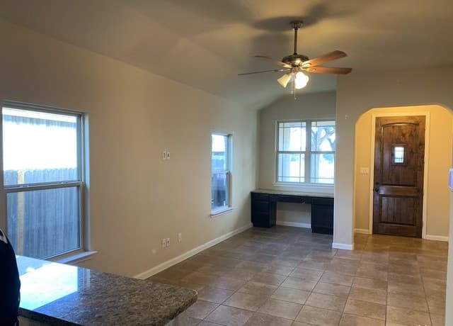 3-bedroom rental at 3511 Dunlap Flds in Converse, TX — photo 3