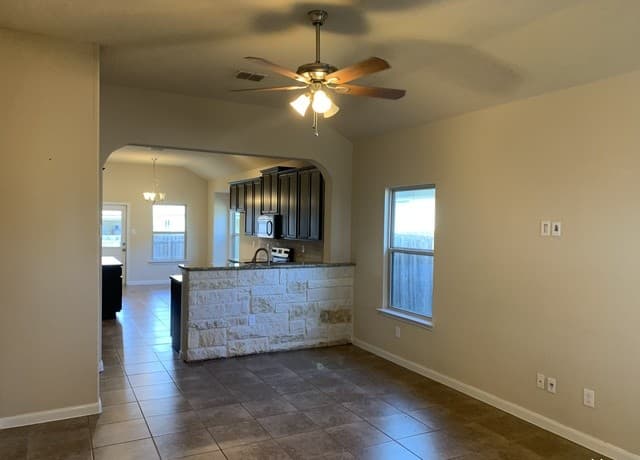 3-bedroom rental at 3511 Dunlap Flds in Converse, TX — photo 4