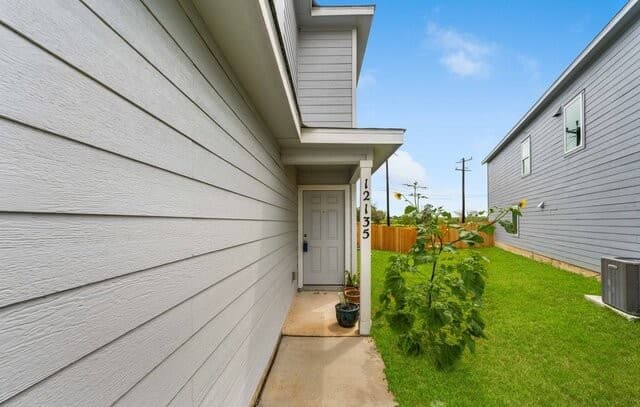2-bedroom rental at 12135 Floral Blossom in Converse, TX — photo 3
