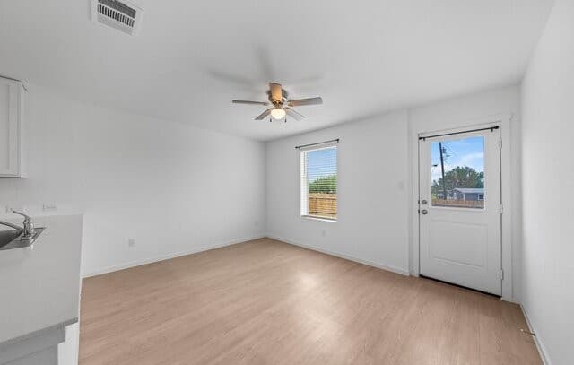 2-bedroom rental at 12135 Floral Blossom in Converse, TX — photo 4