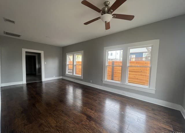 2-bedroom rental at 313 Toledo in San Antonio, TX — photo 2