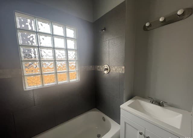 2-bedroom rental at 313 Toledo in San Antonio, TX — photo 5