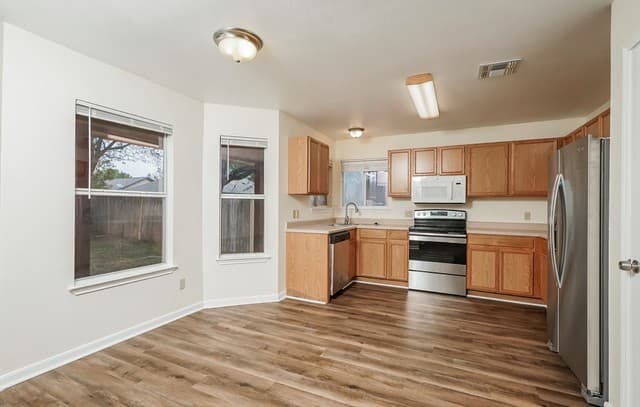 3-bedroom rental at 113 Ocotillo in Jourdanton, TX — photo 4
