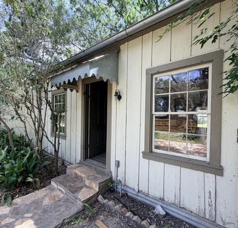 Home for sale at 413 Petersburg in Castroville, TX — photo 3