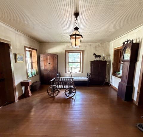 Home for sale at 413 Petersburg in Castroville, TX — photo 5