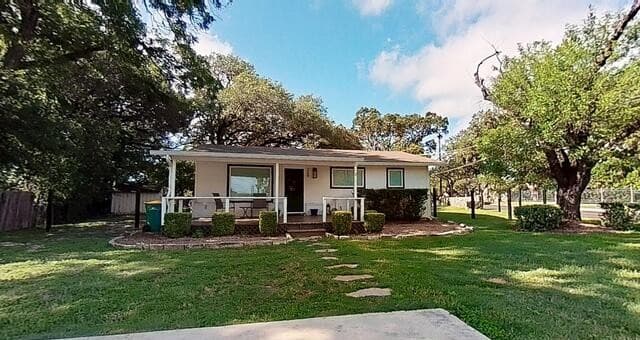 2-bedroom rental at 269 Lohmann St in Boerne, TX — photo 2