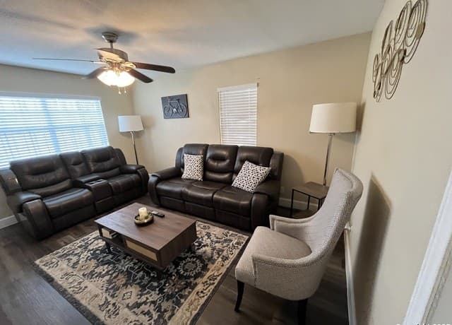 3-bedroom rental at 433 Dora St in San Antonio, TX — photo 5