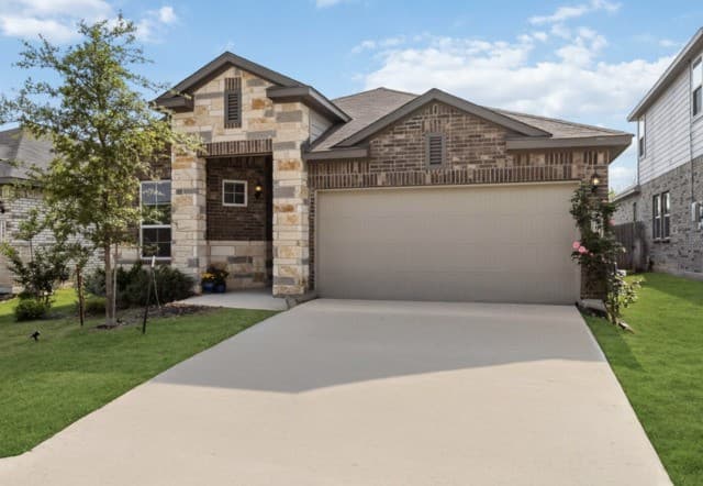 3-bedroom rental at 14907 Palmer Crk in San Antonio, TX — photo 2