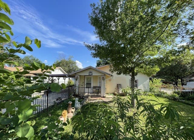 Home for sale at 330 Bradley St. in San Antonio, TX — photo 1