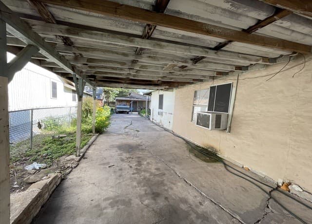 Home for sale at 330 Bradley St. in San Antonio, TX — photo 5