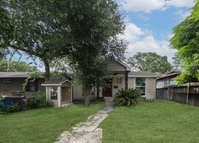 Home for sale at 346 Alice Fay Ave in San Antonio, TX — photo 2