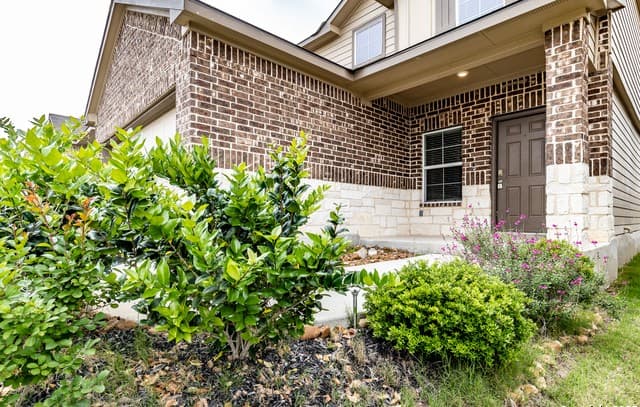 4-bedroom rental at 4242 Busbee Fields in St Hedwig, TX — photo 5