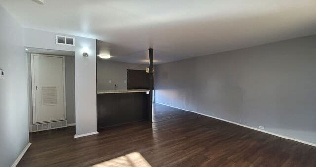 1-bedroom rental at 133 Parland Pl Unit 3 in San Antonio, TX — photo 3