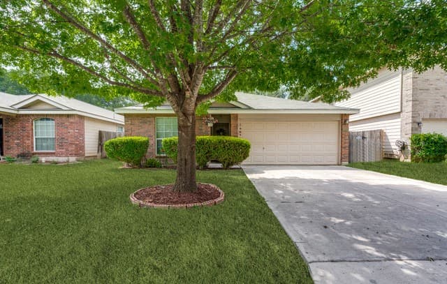 Home for sale at 15822 Manes Grv in San Antonio, TX — photo 1