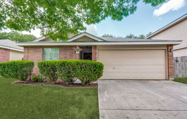 Home for sale at 15822 Manes Grv in San Antonio, TX — photo 3