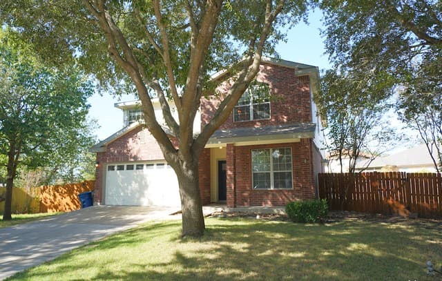 3-bedroom rental at 136 Earhart Ln in Cibolo, TX — photo 5