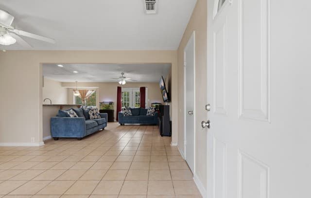Home for sale at 511 Solar in San Antonio, TX — photo 5