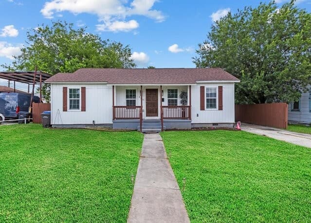 Home for sale at 606 Clower in San Antonio, TX — photo 1