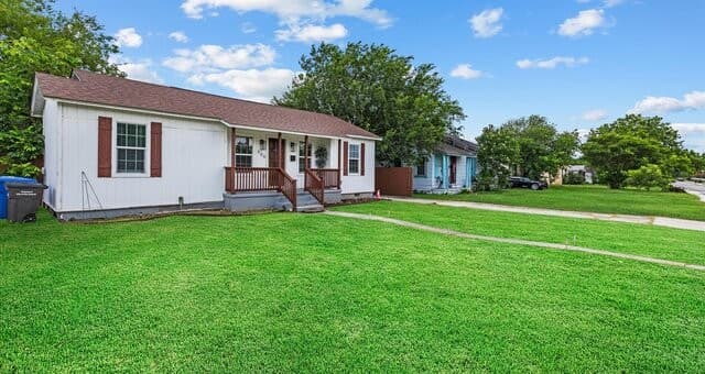 Home for sale at 606 Clower in San Antonio, TX — photo 2
