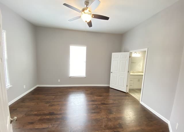 3-bedroom rental at 228 Lotus AVE Unit 101 in San Antonio, TX — photo 2