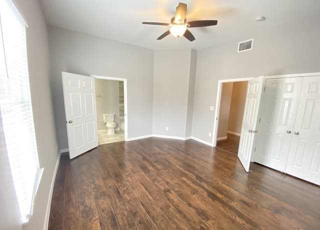 3-bedroom rental at 228 Lotus AVE Unit 101 in San Antonio, TX — photo 3