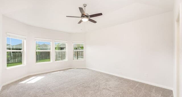 4-bedroom rental at 10226 Juniper Oaks in Boerne, TX — photo 3