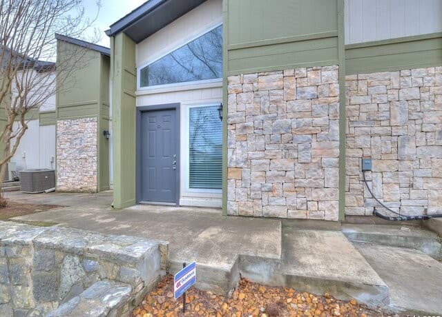 2-bedroom rental at 100 Lorenz Rd Unit 1504 in San Antonio, TX — photo 2