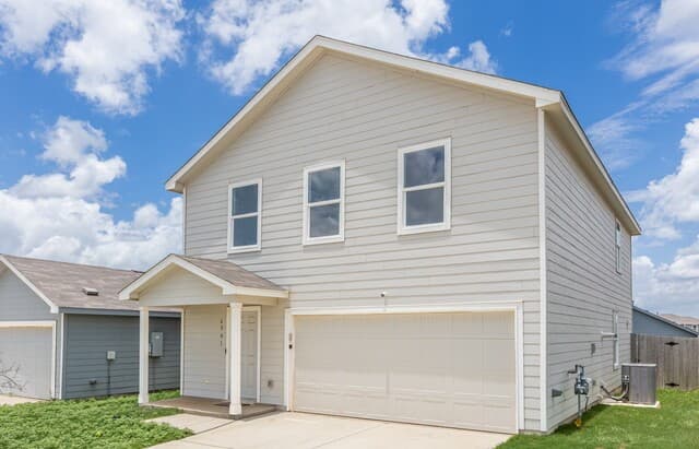 4-bedroom rental at 6941 Dorato Rdg in Elmendorf, TX — photo 2