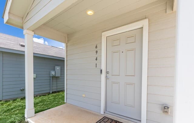 4-bedroom rental at 6941 Dorato Rdg in Elmendorf, TX — photo 4