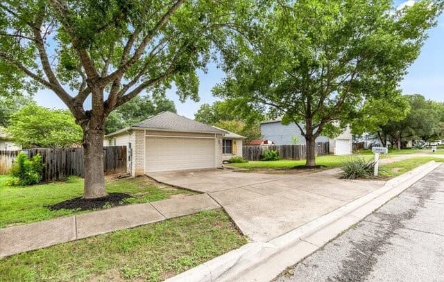 Home for sale at 3409 Columbia Drive in Cibolo, TX — photo 2