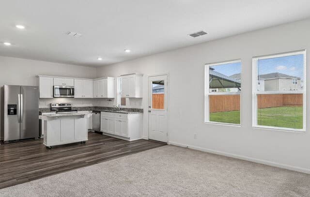 3-bedroom rental at 5625 Rowan Rdg in Converse, TX — photo 5