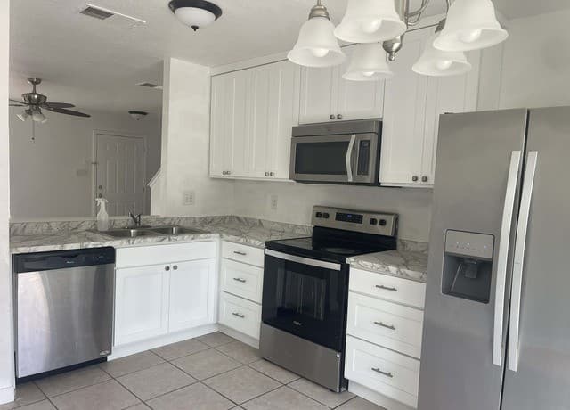 Home for sale at 22 Badgers Hls in San Antonio, TX — photo 3