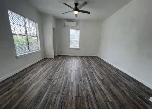 3-bedroom rental at 2812 Vera Cruz in San Antonio, TX — photo 2