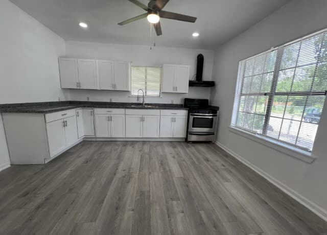 3-bedroom rental at 2812 Vera Cruz in San Antonio, TX — photo 3