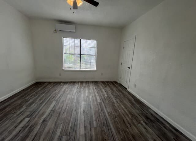 3-bedroom rental at 2812 Vera Cruz in San Antonio, TX — photo 4