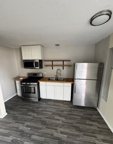 2-bedroom rental at 3614 Neer Ave Unit 1 in San Antonio, TX — photo 3