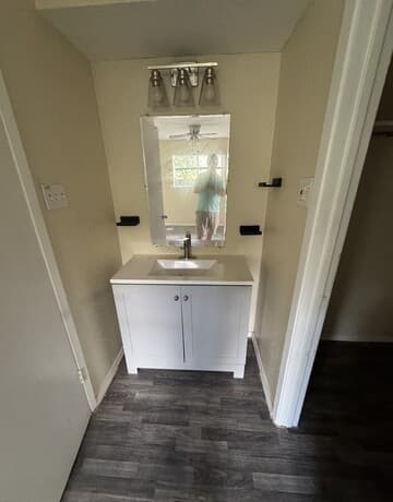2-bedroom rental at 3614 Neer Ave Unit 1 in San Antonio, TX — photo 5