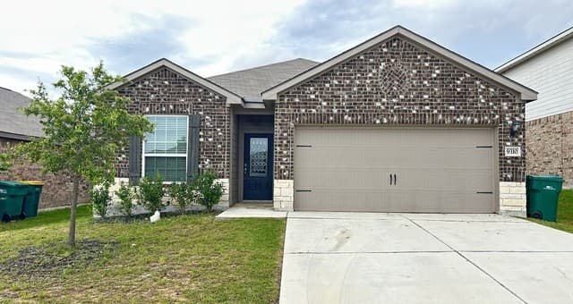 3-bedroom rental at 9310 Nubuck Br in Converse TX