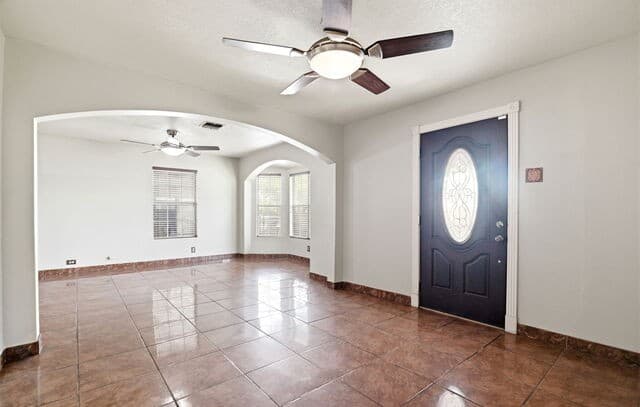 Home for sale at 235 Tampa Ave in San Antonio, TX — photo 4