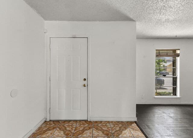 Home for sale at 8012 Winsford in San Antonio, TX — photo 5