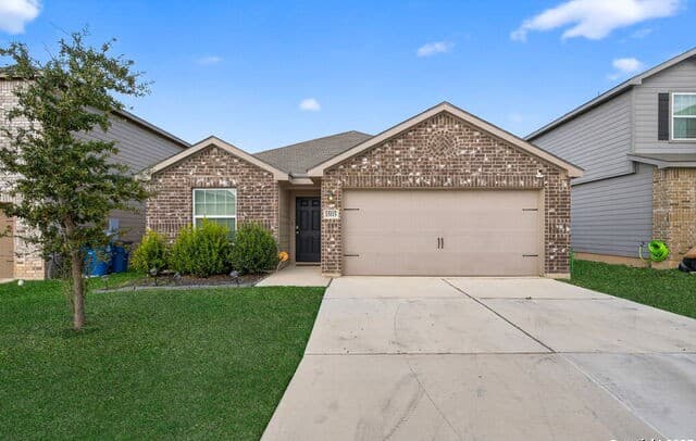 3-bedroom rental at 15115 Jetfire Pt in Von Ormy TX