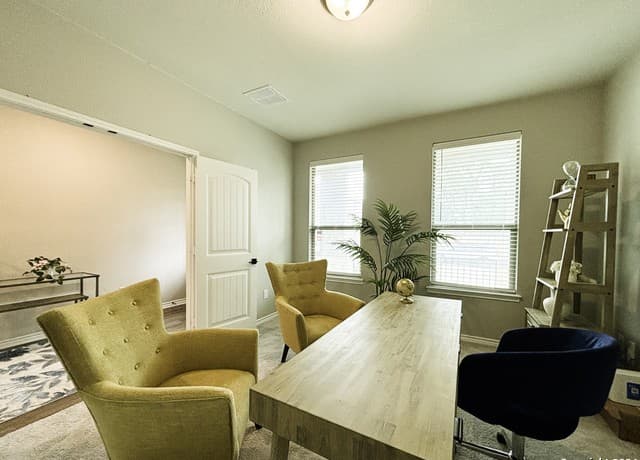 5-bedroom rental at 8134 Emmeline Dr, in Boerne, TX — photo 5