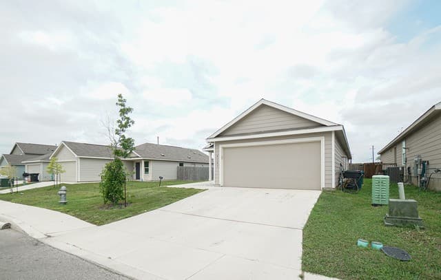 4-bedroom rental at 4107 Imogene Ivy in San Antonio, TX — photo 3